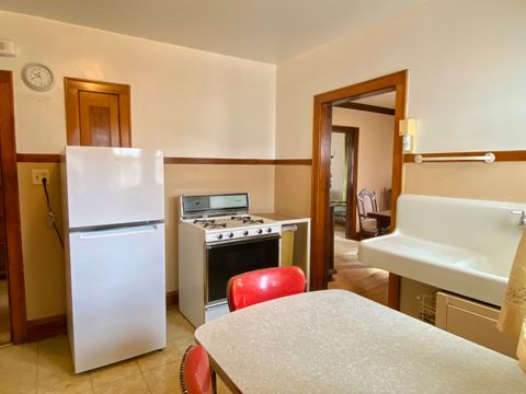 Tiny photo for 556 Orchard Court, Des Plaines, IL 60016 (MLS # 12569152)