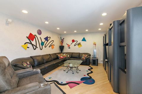 Tiny photo for 5 Wakefield Lane, Buffalo Grove, IL 60089 (MLS # 12553197)