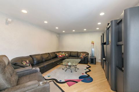 Tiny photo for 5 Wakefield Lane, Buffalo Grove, IL 60089 (MLS # 12553197)