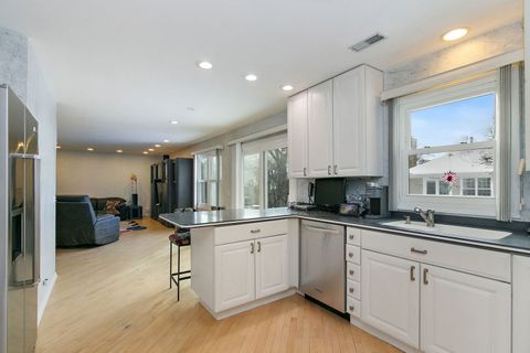 Tiny photo for 5 Wakefield Lane, Buffalo Grove, IL 60089 (MLS # 12553197)