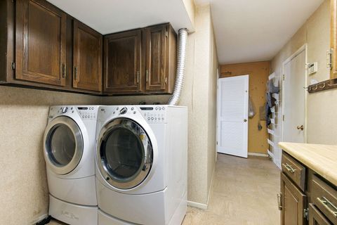 Tiny photo for 5 Wakefield Lane, Buffalo Grove, IL 60089 (MLS # 12553197)