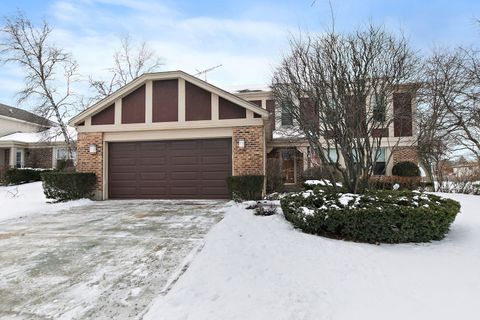 Photo of 5 Wakefield Lane, Buffalo Grove, IL 60089 (MLS # 12553197)