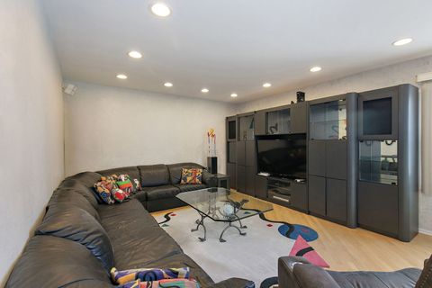 Tiny photo for 5 Wakefield Lane, Buffalo Grove, IL 60089 (MLS # 12553197)