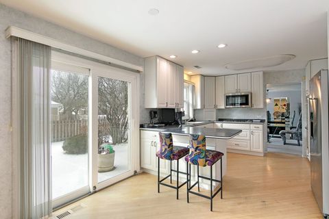 Tiny photo for 5 Wakefield Lane, Buffalo Grove, IL 60089 (MLS # 12553197)