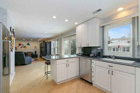 Tiny photo for 5 Wakefield Lane, Buffalo Grove, IL 60089 (MLS # 12553197)