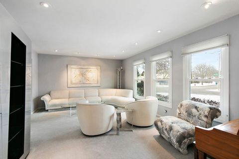 Tiny photo for 5 Wakefield Lane, Buffalo Grove, IL 60089 (MLS # 12553197)