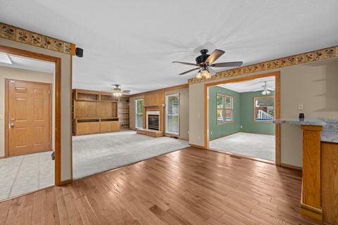 Tiny photo for 2804 W 44th Street, Davenport, IA 52806 (MLS # 12687426)