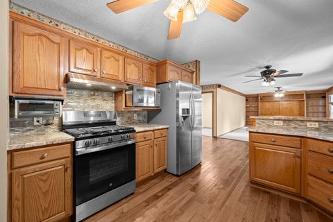 Tiny photo for 2804 W 44th Street, Davenport, IA 52806 (MLS # 12687426)