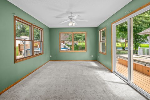 Tiny photo for 2804 W 44th Street, Davenport, IA 52806 (MLS # 12687426)