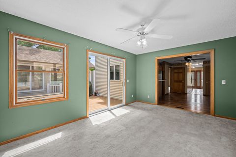Tiny photo for 2804 W 44th Street, Davenport, IA 52806 (MLS # 12687426)