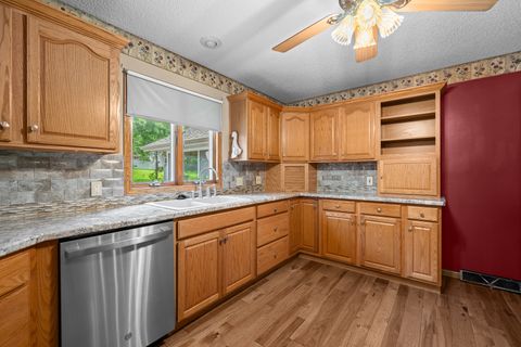 Tiny photo for 2804 W 44th Street, Davenport, IA 52806 (MLS # 12687426)