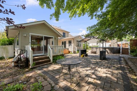 Tiny photo for 2804 W 44th Street, Davenport, IA 52806 (MLS # 12687426)
