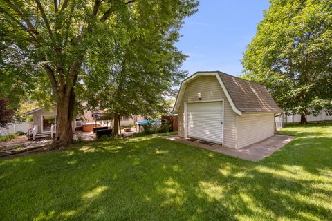 Tiny photo for 2804 W 44th Street, Davenport, IA 52806 (MLS # 12687426)