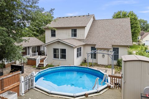 Tiny photo for 2804 W 44th Street, Davenport, IA 52806 (MLS # 12687426)