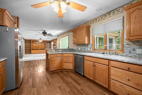 Tiny photo for 2804 W 44th Street, Davenport, IA 52806 (MLS # 12687426)