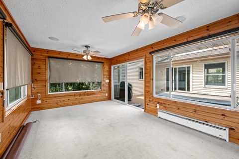 Tiny photo for 2804 W 44th Street, Davenport, IA 52806 (MLS # 12687426)