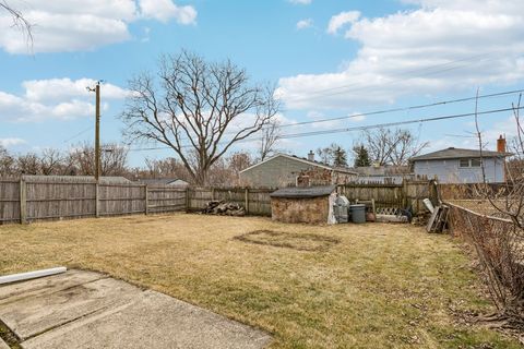 Tiny photo for 820 S Pine Street, Streamwood, IL 60107 (MLS # 12578233)