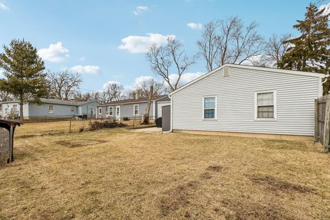 Tiny photo for 820 S Pine Street, Streamwood, IL 60107 (MLS # 12578233)