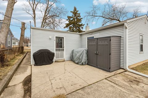Tiny photo for 820 S Pine Street, Streamwood, IL 60107 (MLS # 12578233)
