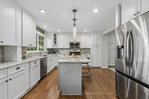 Tiny photo for 1108 Talbot Lane, Grayslake, IL 60030 (MLS # 12686835)