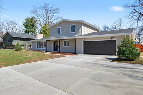 Tiny photo for 1808 Golfview Drive, Urbana, IL 61801 (MLS # 12629052)