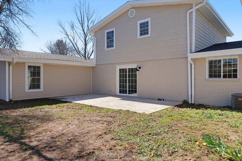 Tiny photo for 1808 Golfview Drive, Urbana, IL 61801 (MLS # 12629052)