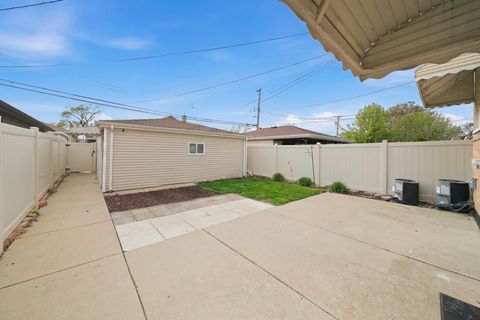 Tiny photo for 5422 S Oak Park Avenue, Chicago, IL 60638 (MLS # 12631525)
