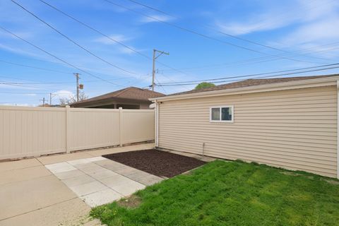 Tiny photo for 5422 S Oak Park Avenue, Chicago, IL 60638 (MLS # 12631525)