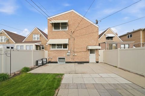 Tiny photo for 5422 S Oak Park Avenue, Chicago, IL 60638 (MLS # 12631525)