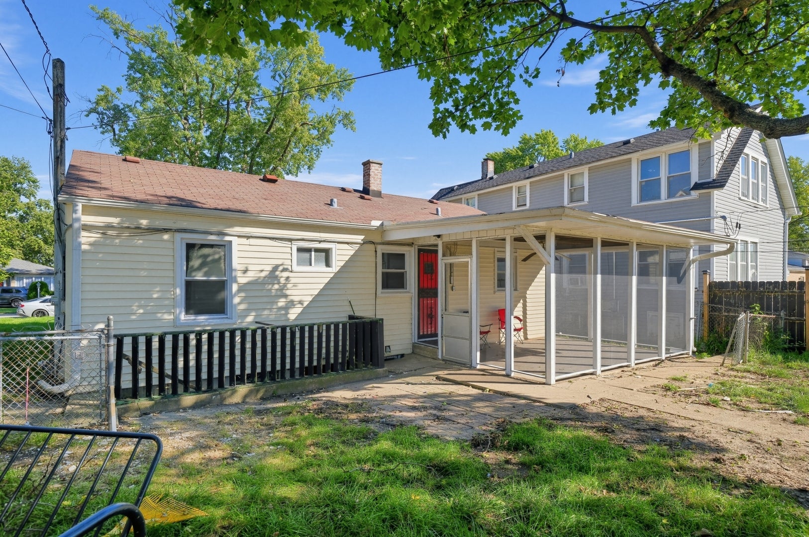 156 Oak Avenue