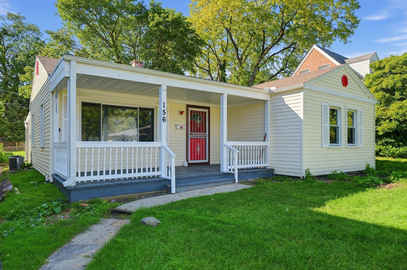 156 Oak Avenue