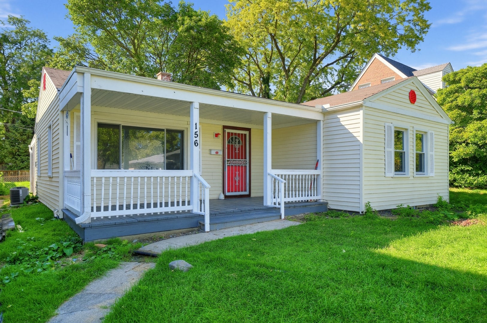 156 Oak Avenue