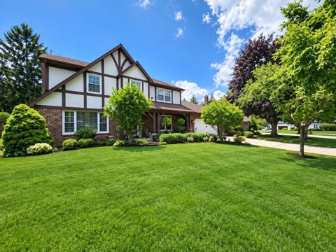 Photo of 709 Garfield Avenue, Libertyville, IL 60048 (MLS # 12707937)