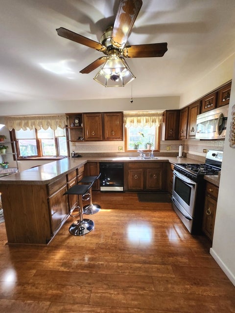 Tiny photo for 709 Garfield Avenue, Libertyville, IL 60048 (MLS # 12707937)