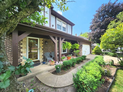 Tiny photo for 709 Garfield Avenue, Libertyville, IL 60048 (MLS # 12707937)