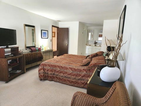 Tiny photo for 709 Garfield Avenue, Libertyville, IL 60048 (MLS # 12707937)