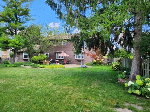 Tiny photo for 709 Garfield Avenue, Libertyville, IL 60048 (MLS # 12707937)