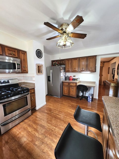 Tiny photo for 709 Garfield Avenue, Libertyville, IL 60048 (MLS # 12707937)