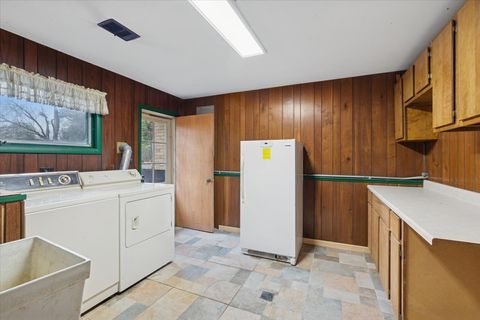 Tiny photo for 5440 S Edgewood Avenue, La Grange Highlands, IL 60525 (MLS # 12537624)