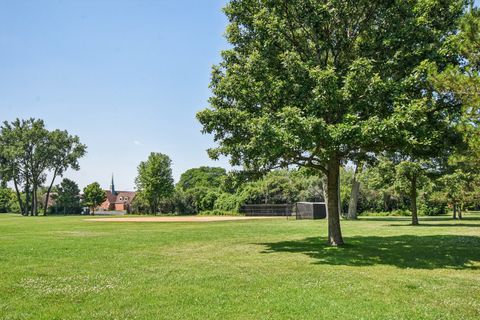Tiny photo for 816 Appletree Lane, Deerfield, IL 60015 (MLS # 12415444)