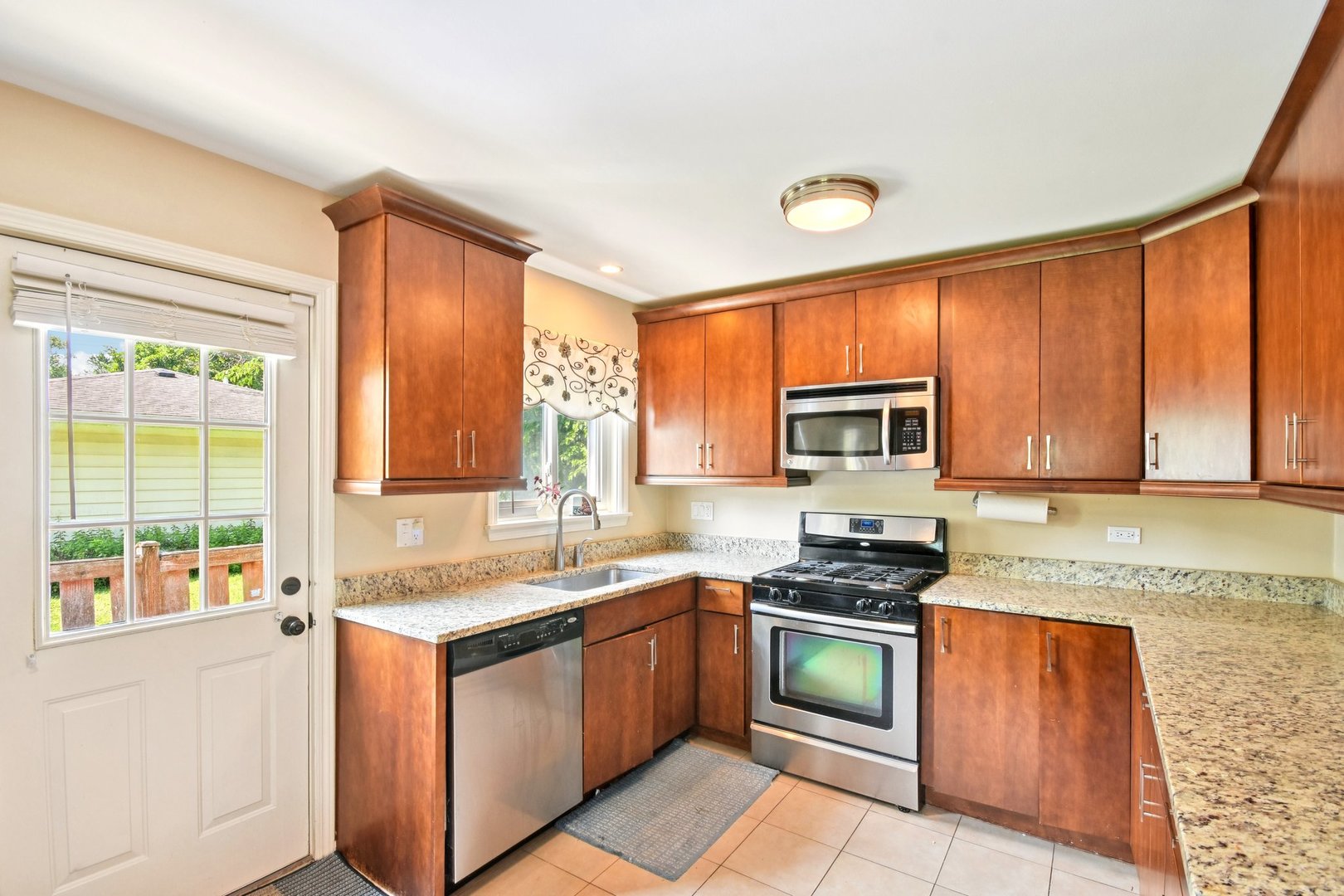 816 Appletree Lane