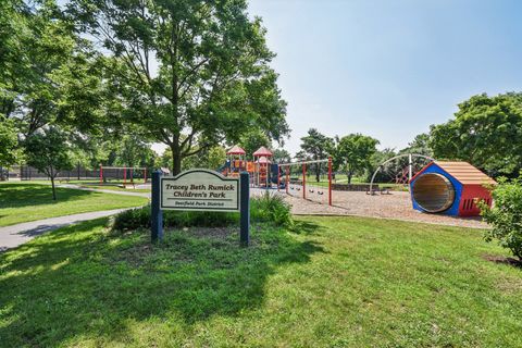 Tiny photo for 816 Appletree Lane, Deerfield, IL 60015 (MLS # 12415444)