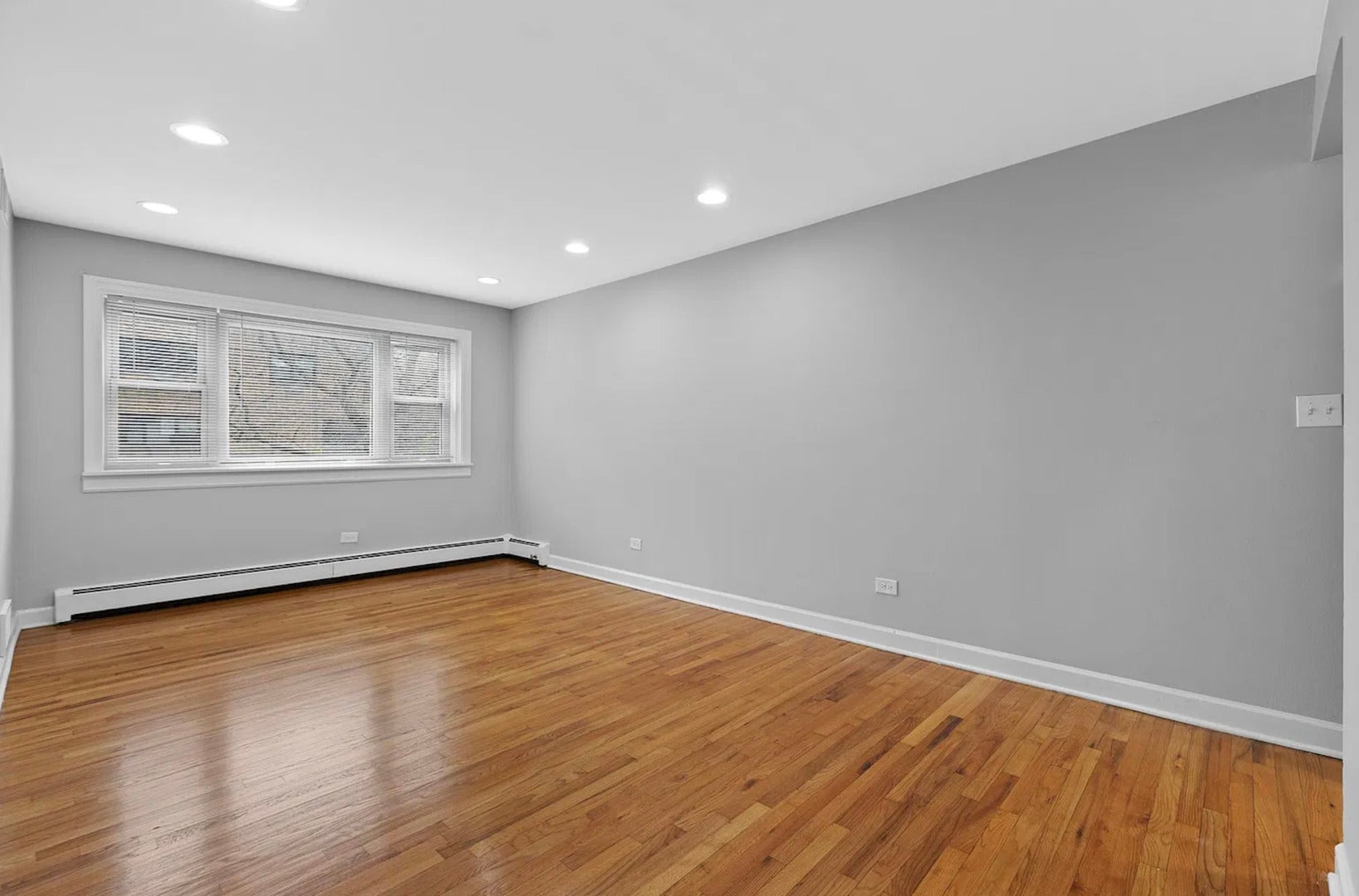 3161 N Cambridge Avenue 305