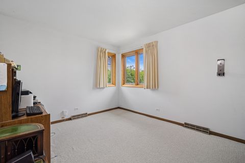 Tiny photo for 484 Springhill Drive, Roselle, IL 60172 (MLS # 12630338)