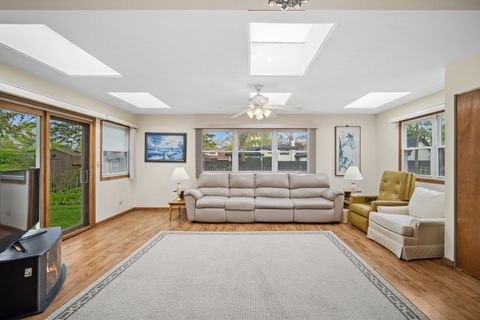 Tiny photo for 484 Springhill Drive, Roselle, IL 60172 (MLS # 12630338)