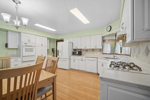 Tiny photo for 484 Springhill Drive, Roselle, IL 60172 (MLS # 12630338)