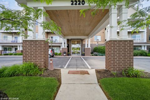 Photo of 2220 Founders Drive #316, Northbrook, IL 60062 (MLS # 12430143)
