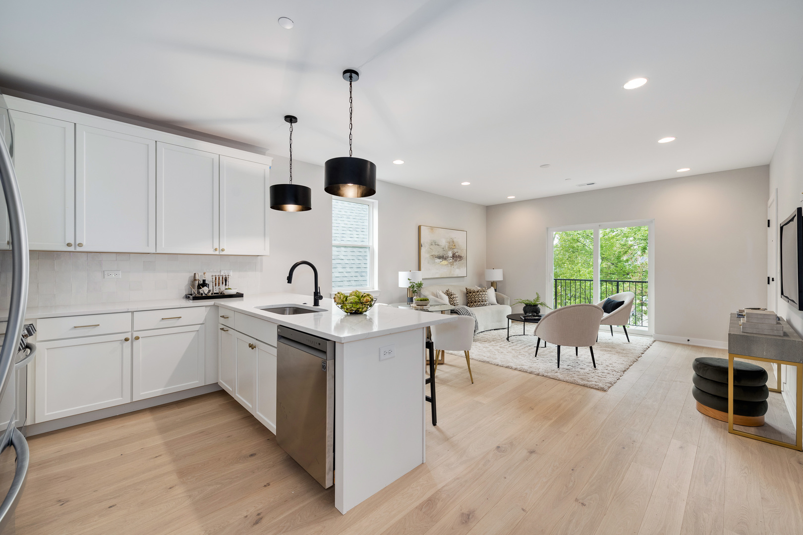 1631 N Lawndale Avenue 2N