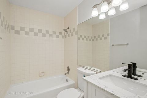 Tiny photo for 4721 S Woodlawn Avenue #E, Chicago, IL 60615 (MLS # 12412632)