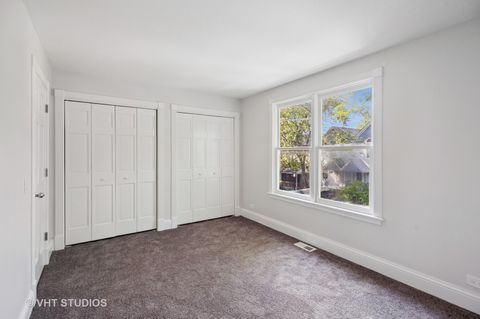 Tiny photo for 4721 S Woodlawn Avenue #E, Chicago, IL 60615 (MLS # 12412632)